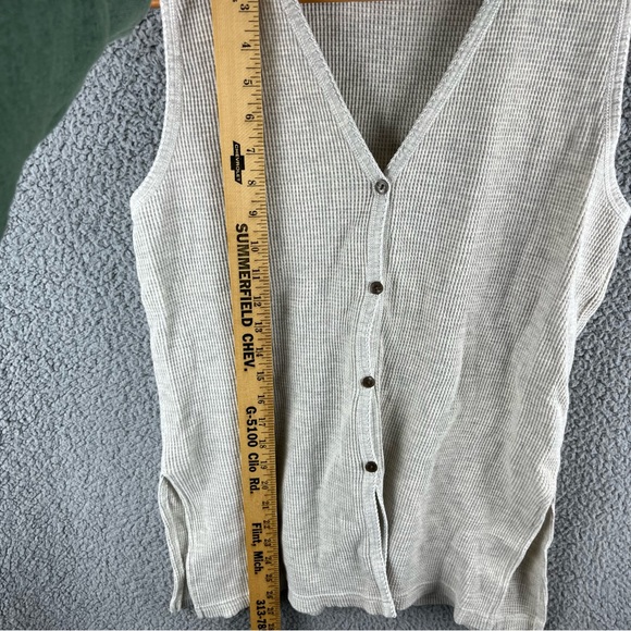 Victorias Secret Size M Vintage 80’s Gold Label Sleeveless Button Top Light Gray - Picture 8 of 12